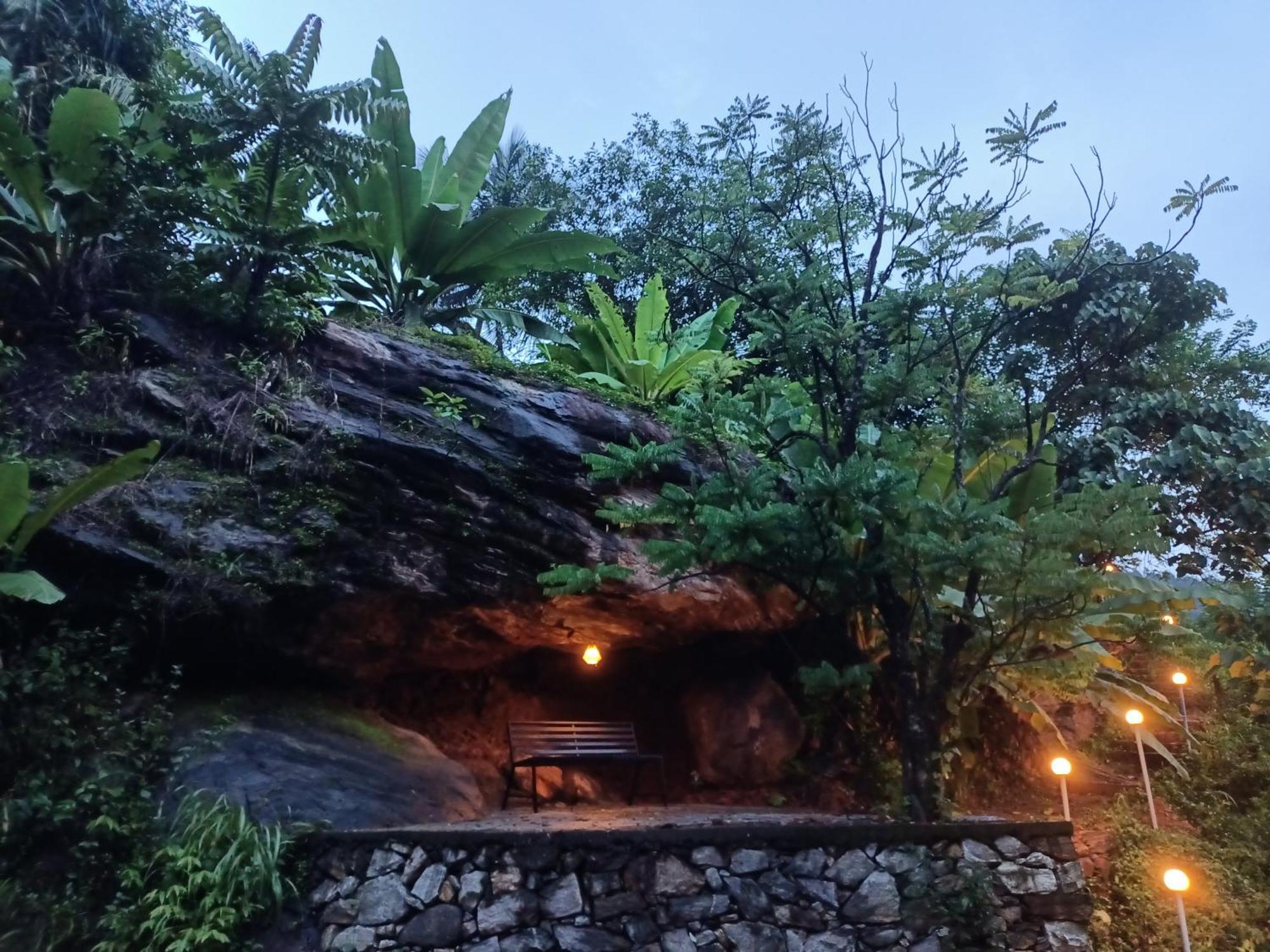Forest And River Edge Resort Cananor Exterior foto